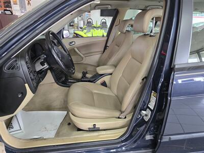 2005 Saab 9-5 Arc 2.3T 4DR TURBO WAGON   - Photo 9 - Hamilton, OH 45015