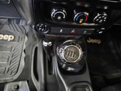 2016 Jeep Wrangler Unlimited Sahara 4X4 4DR SUV   - Photo 18 - Hamilton, OH 45015
