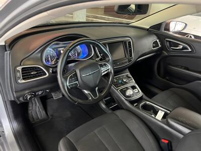2015 Chrysler 200 Series Limited 4DR SEDAN   - Photo 11 - Hamilton, OH 45015