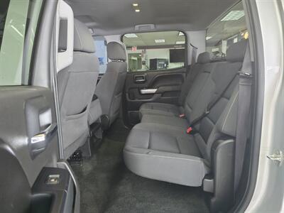 2017 Chevrolet Silverado 1500 LT   - Photo 11 - Hamilton, OH 45015