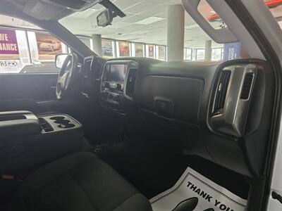 2017 Chevrolet Silverado 1500 LT   - Photo 13 - Hamilton, OH 45015
