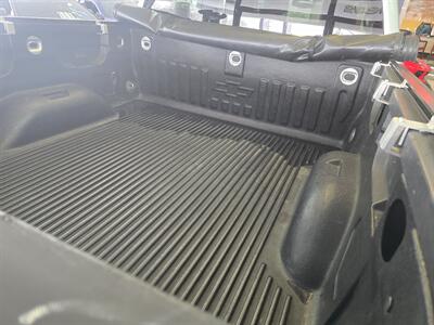 2017 Chevrolet Silverado 1500 LT   - Photo 28 - Hamilton, OH 45015