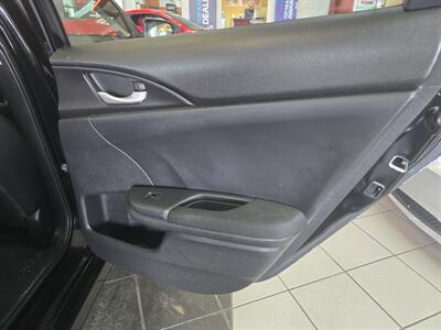 2017 Honda Civic LX - Photo 15 - Hamilton, OH 45015