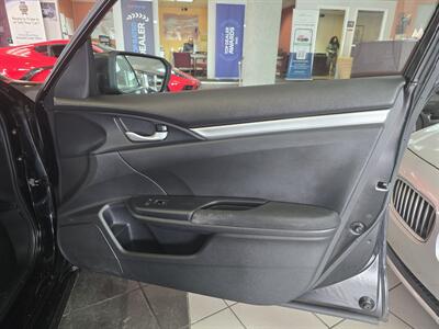 2017 Honda Civic LX - Photo 12 - Hamilton, OH 45015