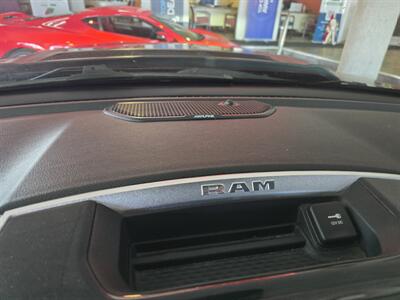 2019 RAM 1500 Laramie CREW CAB 4X4   - Photo 22 - Hamilton, OH 45015