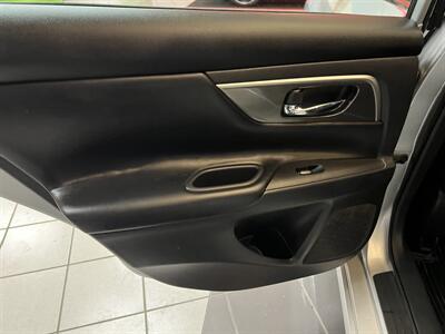 2015 Nissan Altima 2.5 SL 4DR SEDAN   - Photo 23 - Hamilton, OH 45015