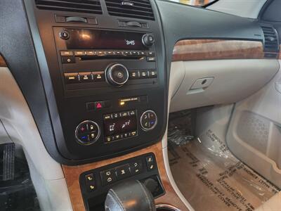 2010 Saturn Outlook XR-L 4DR SUV AWD   - Photo 24 - Hamilton, OH 45015