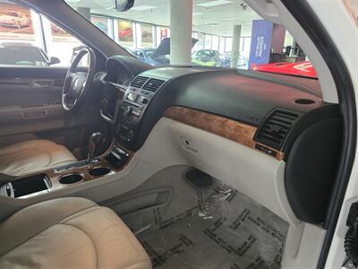 2010 Saturn Outlook XR-L 4DR SUV AWD   - Photo 16 - Hamilton, OH 45015