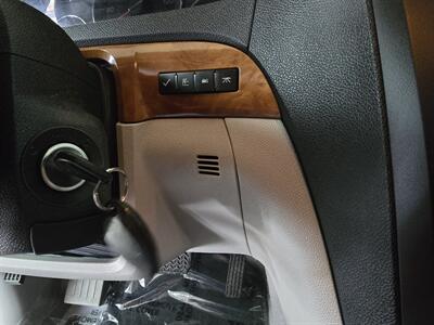 2010 Saturn Outlook XR-L 4DR SUV AWD   - Photo 28 - Hamilton, OH 45015