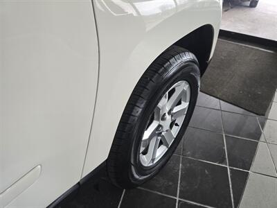 2010 Saturn Outlook XR-L 4DR SUV AWD   - Photo 35 - Hamilton, OH 45015