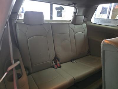 2010 Saturn Outlook XR-L 4DR SUV AWD   - Photo 20 - Hamilton, OH 45015