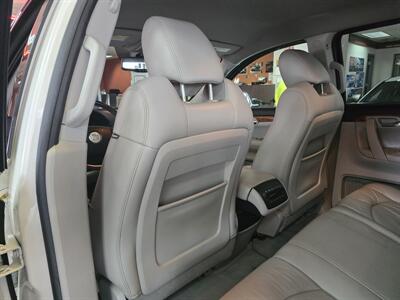 2010 Saturn Outlook XR-L 4DR SUV AWD   - Photo 11 - Hamilton, OH 45015