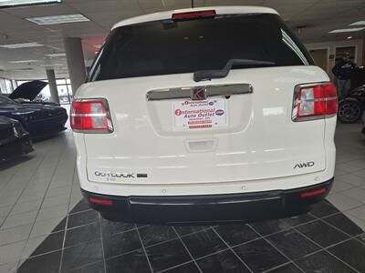 2010 Saturn Outlook XR-L 4DR SUV AWD   - Photo 5 - Hamilton, OH 45015