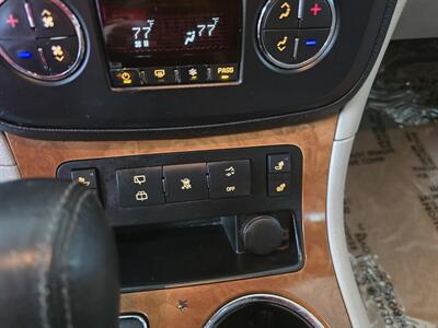 2010 Saturn Outlook XR-L 4DR SUV AWD   - Photo 25 - Hamilton, OH 45015