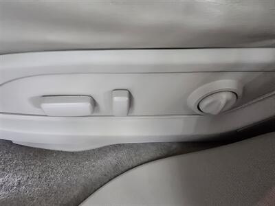 2010 Saturn Outlook XR-L 4DR SUV AWD   - Photo 22 - Hamilton, OH 45015