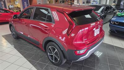 2023 Kia Niro LX 4DR CROSSOVER - Photo 8 - Hamilton, OH 45015