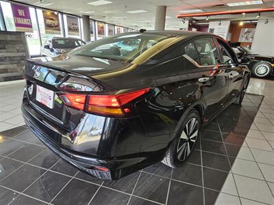 2022 Nissan Altima 2.5 SV 4DR SEDAN   - Photo 6 - Hamilton, OH 45015