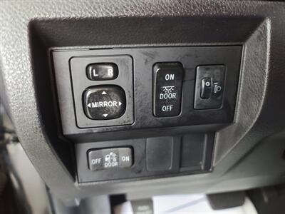 2016 Toyota Tundra SR 4DR DOUBLE CAB/V8   - Photo 33 - Hamilton, OH 45015