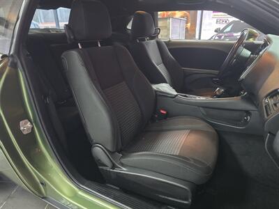 2018 Dodge Challenger SXT 2DR COUPE - Photo 13 - Hamilton, OH 45015