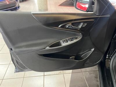 2018 Chevrolet Malibu LT 4DR SEDAN   - Photo 20 - Hamilton, OH 45015