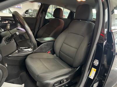2018 Chevrolet Malibu LT 4DR SEDAN   - Photo 10 - Hamilton, OH 45015