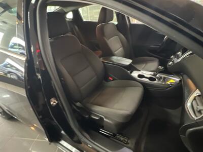 2018 Chevrolet Malibu LT 4DR SEDAN   - Photo 26 - Hamilton, OH 45015