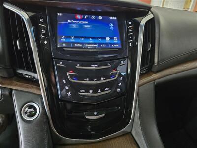 2015 Cadillac Escalade Premium 4DR SUV AWD   - Photo 31 - Hamilton, OH 45015