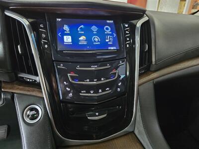 2015 Cadillac Escalade Premium 4DR SUV AWD   - Photo 39 - Hamilton, OH 45015