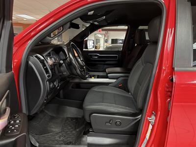 2021 RAM 1500 Big Horn/QUAD CAB/4X4   - Photo 9 - Hamilton, OH 45015