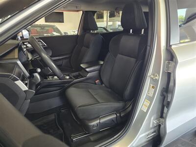 2024 Mitsubishi Outlander ES 4DR SUV   - Photo 9 - Hamilton, OH 45015