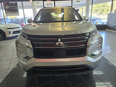 2024 Mitsubishi Outlander ES 4DR SUV   - Photo 2 - Hamilton, OH 45015