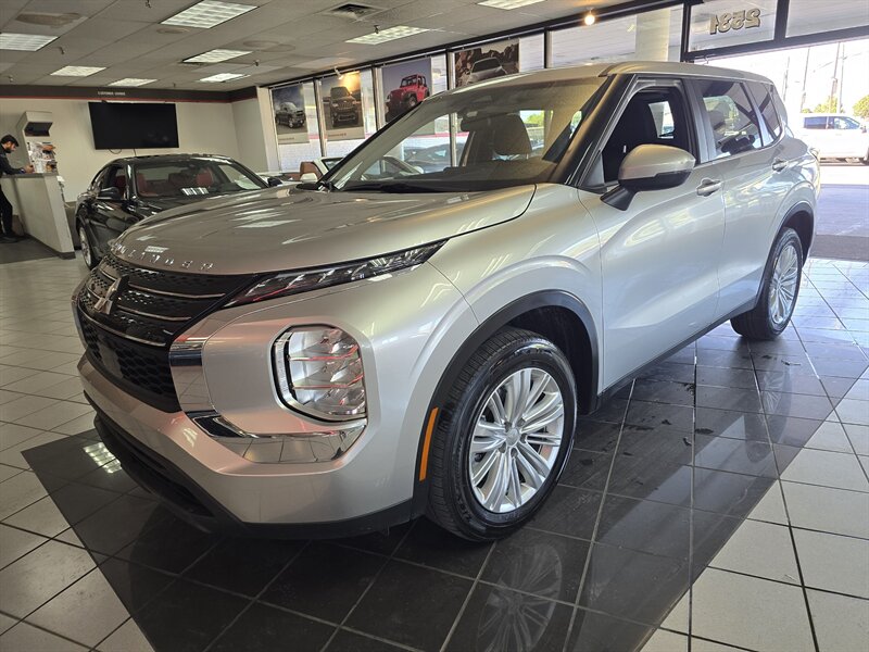 2024 Mitsubishi Outlander ES 4DR SUV  