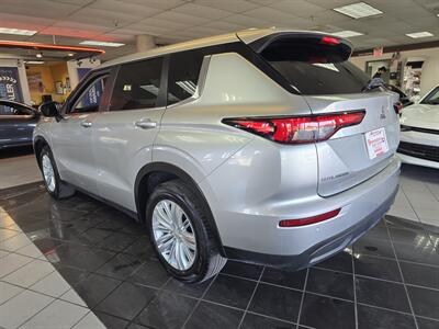 2024 Mitsubishi Outlander ES 4DR SUV   - Photo 6 - Hamilton, OH 45015