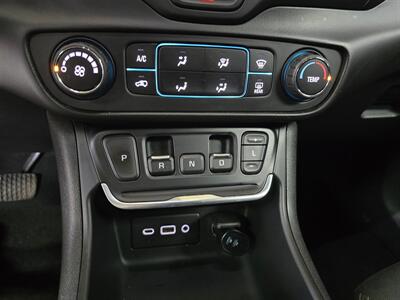 2020 GMC Terrain SLE 4DR SUV - Photo 18 - Hamilton, OH 45015