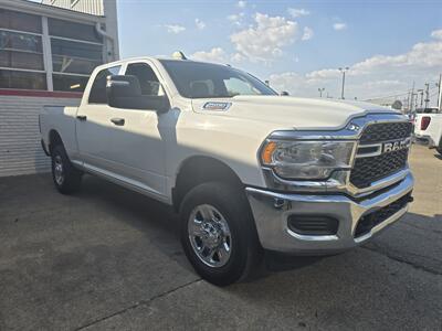 2023 RAM 2500 Tradesman 4DR CREW CAB 4X4 - Photo 3 - Hamilton, OH 45015