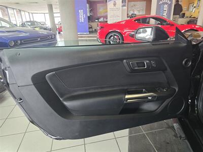 2020 Ford Mustang GT   - Photo 7 - Hamilton, OH 45015