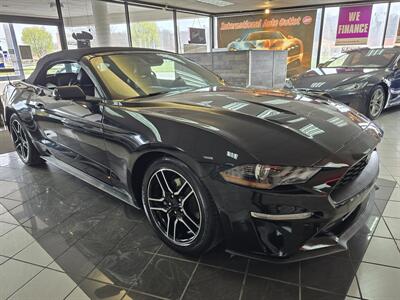 2022 Ford Mustang EcoBoost Premium 2DR CONVERTIBLE   - Photo 28 - Hamilton, OH 45015