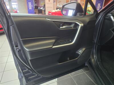 2022 Toyota RAV4 XLE   - Photo 10 - Hamilton, OH 45015