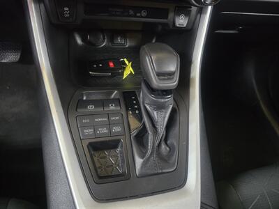 2022 Toyota RAV4 XLE   - Photo 22 - Hamilton, OH 45015