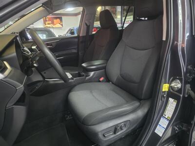 2022 Toyota RAV4 XLE   - Photo 12 - Hamilton, OH 45015