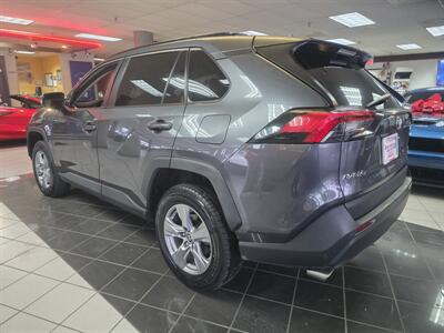 2022 Toyota RAV4 XLE   - Photo 6 - Hamilton, OH 45015