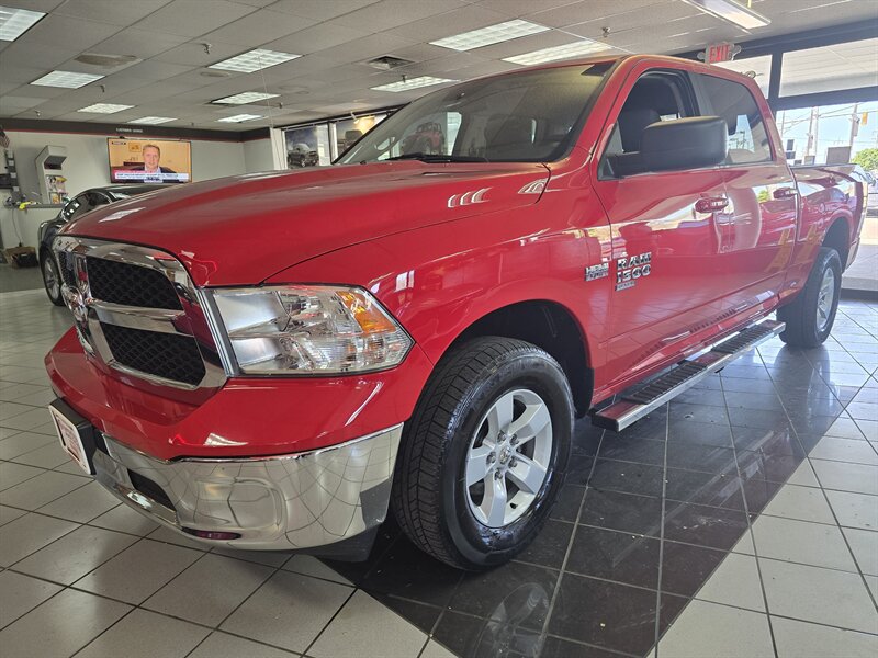 2019 RAM 1500 SLT CREW CAB4X4 HEMI   - Photo 1 - Hamilton, OH 45015