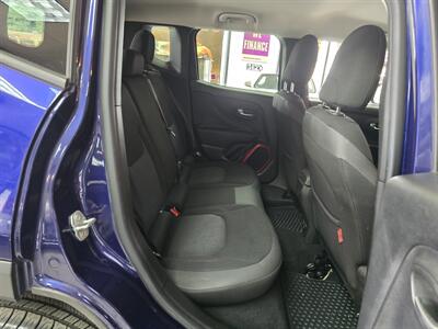 2016 Jeep Renegade Trailhawk 4DR SUV 4X4   - Photo 16 - Hamilton, OH 45015