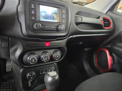2016 Jeep Renegade Trailhawk 4DR SUV 4X4   - Photo 25 - Hamilton, OH 45015