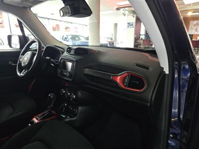 2016 Jeep Renegade Trailhawk 4DR SUV 4X4   - Photo 13 - Hamilton, OH 45015
