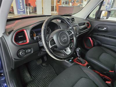 2016 Jeep Renegade Trailhawk 4DR SUV 4X4   - Photo 8 - Hamilton, OH 45015