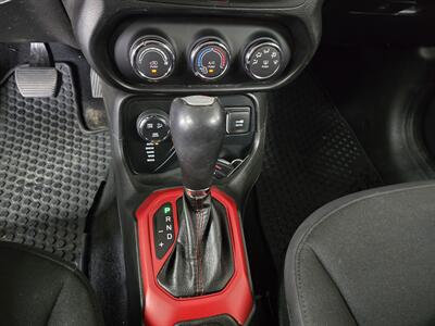 2016 Jeep Renegade Trailhawk 4DR SUV 4X4   - Photo 20 - Hamilton, OH 45015