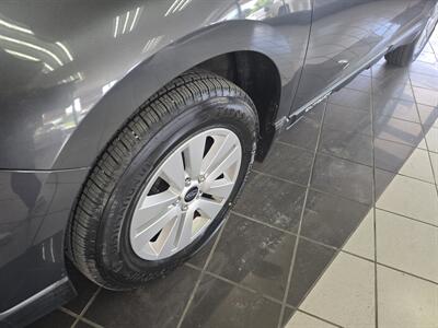2019 Subaru Outback 2.5i Premium 4DR WAGON AWD   - Photo 39 - Hamilton, OH 45015