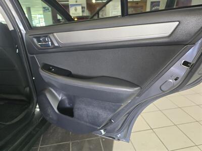 2019 Subaru Outback 2.5i Premium 4DR WAGON AWD   - Photo 17 - Hamilton, OH 45015