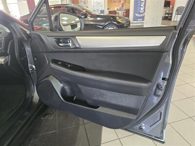 2019 Subaru Outback 2.5i Premium 4DR WAGON AWD   - Photo 13 - Hamilton, OH 45015